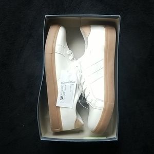 Women's shoes